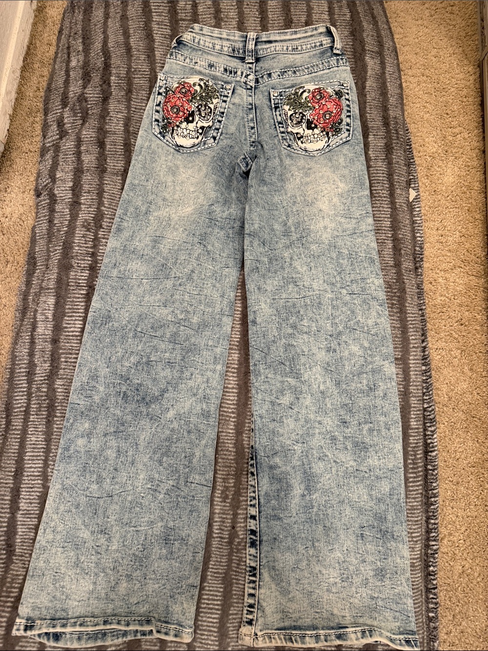 Women’s Light Blue Embroidered Back-Pocket Jeans